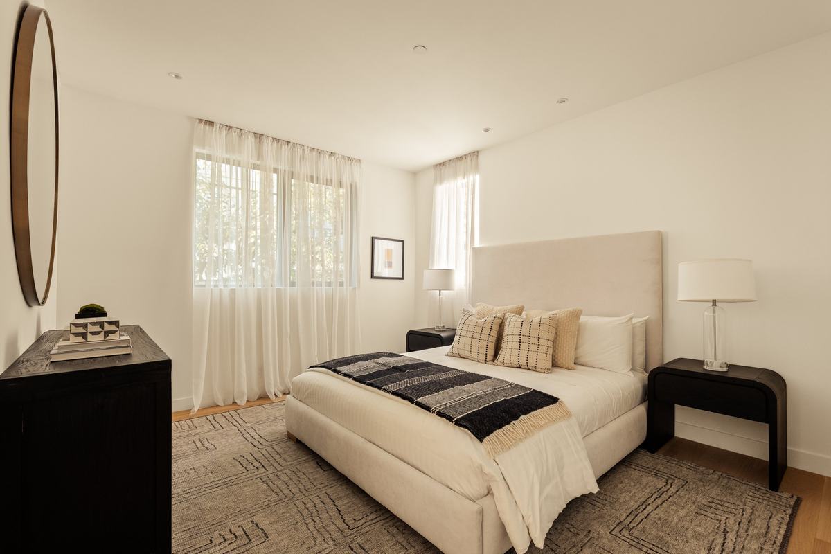 929 Hilldale Avenue, West Hollywood, CA 90069: Bedroom