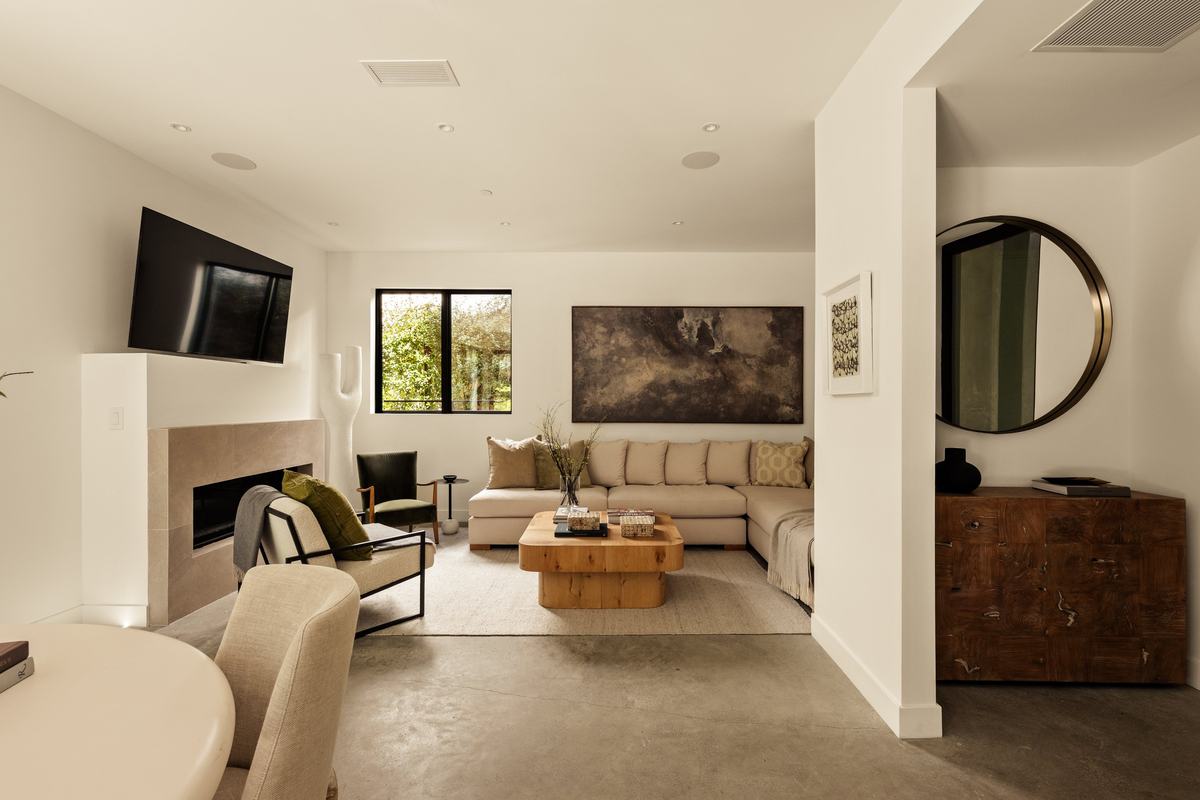 929 Hilldale Avenue, West Hollywood, CA 90069: Family room and stair