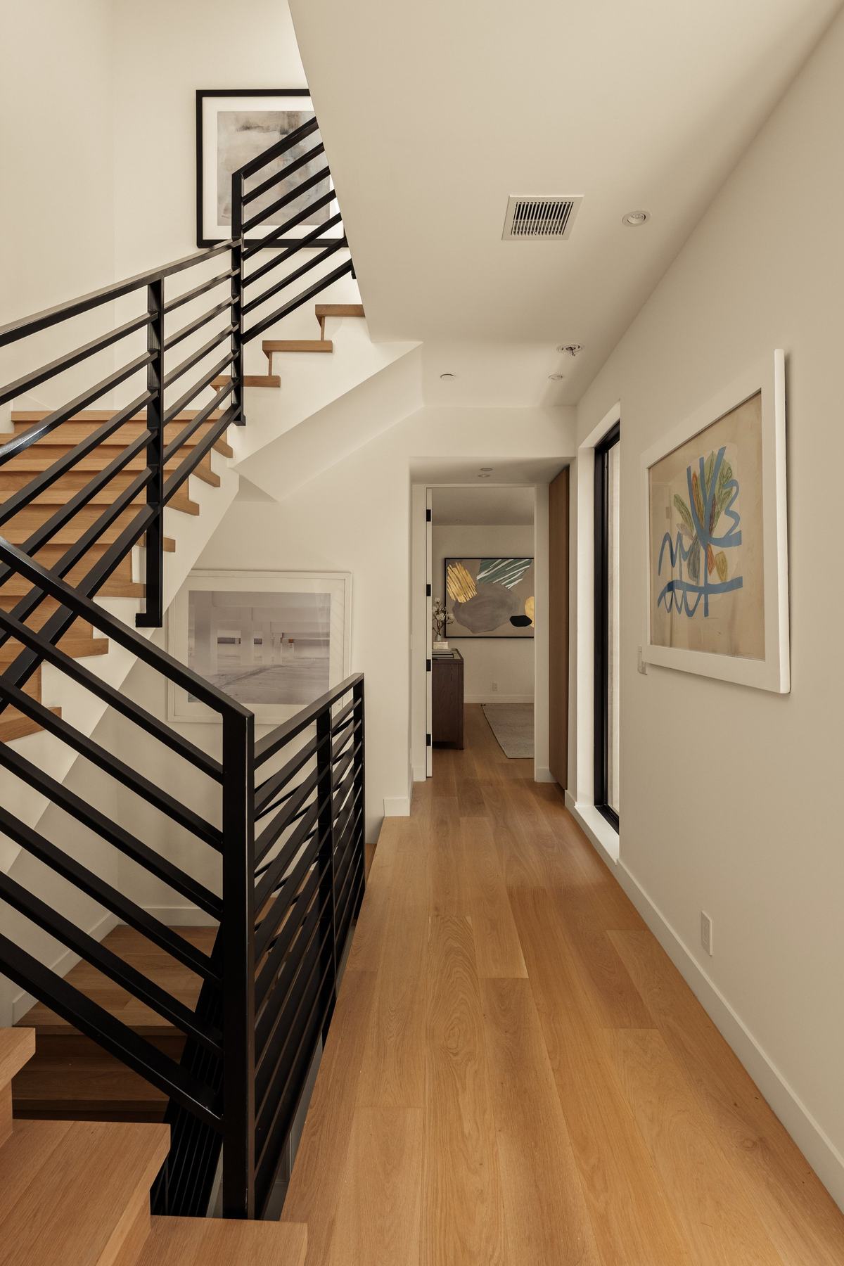 929 Hilldale Avenue, West Hollywood, CA 90069: Stair and upper hall