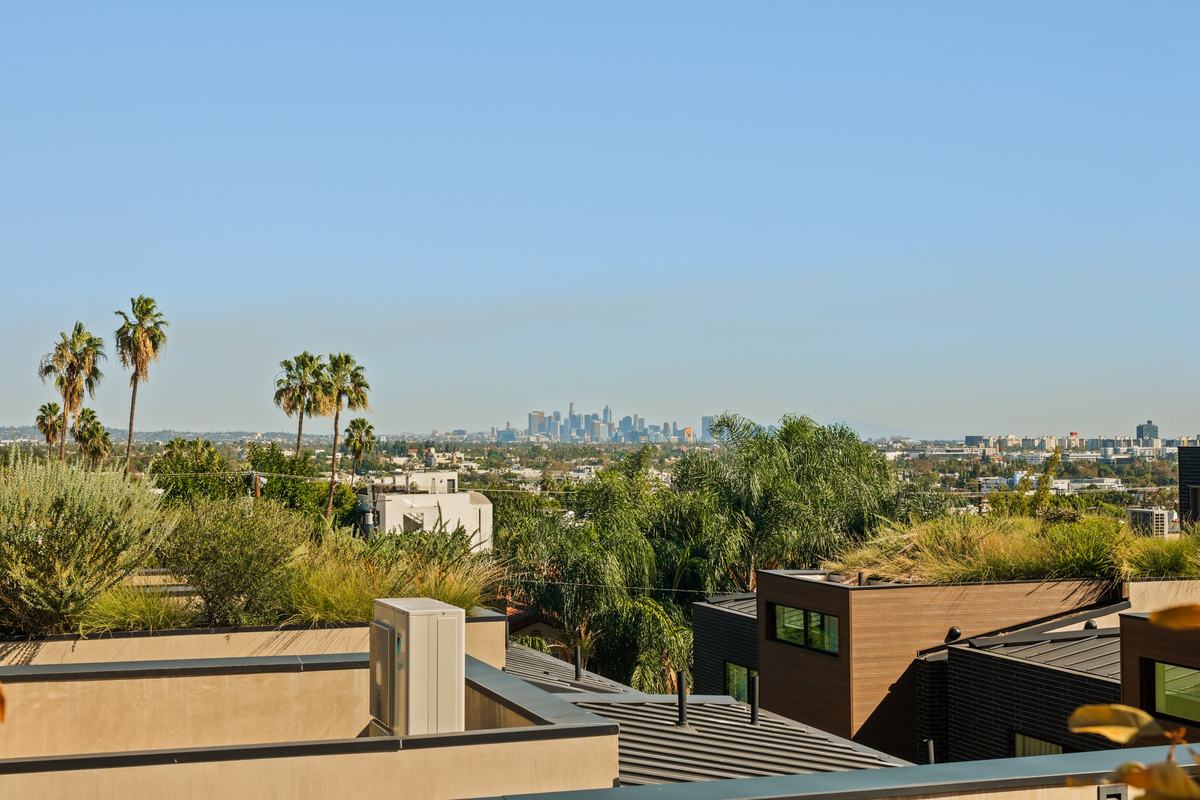 929 Hilldale Avenue, West Hollywood, CA 90069: View toward Downtown Los Angeles